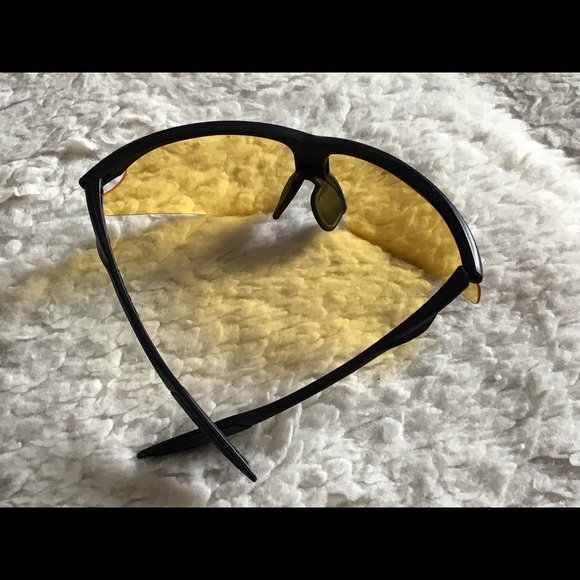 Bell Howell Night Driving Glasses - Picture 3 of 11